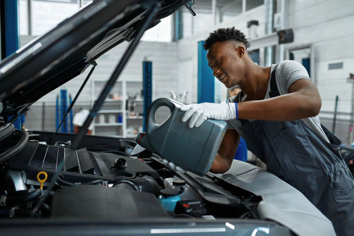 Oil Change Intervals for Maximizing Engine Health and Performance
