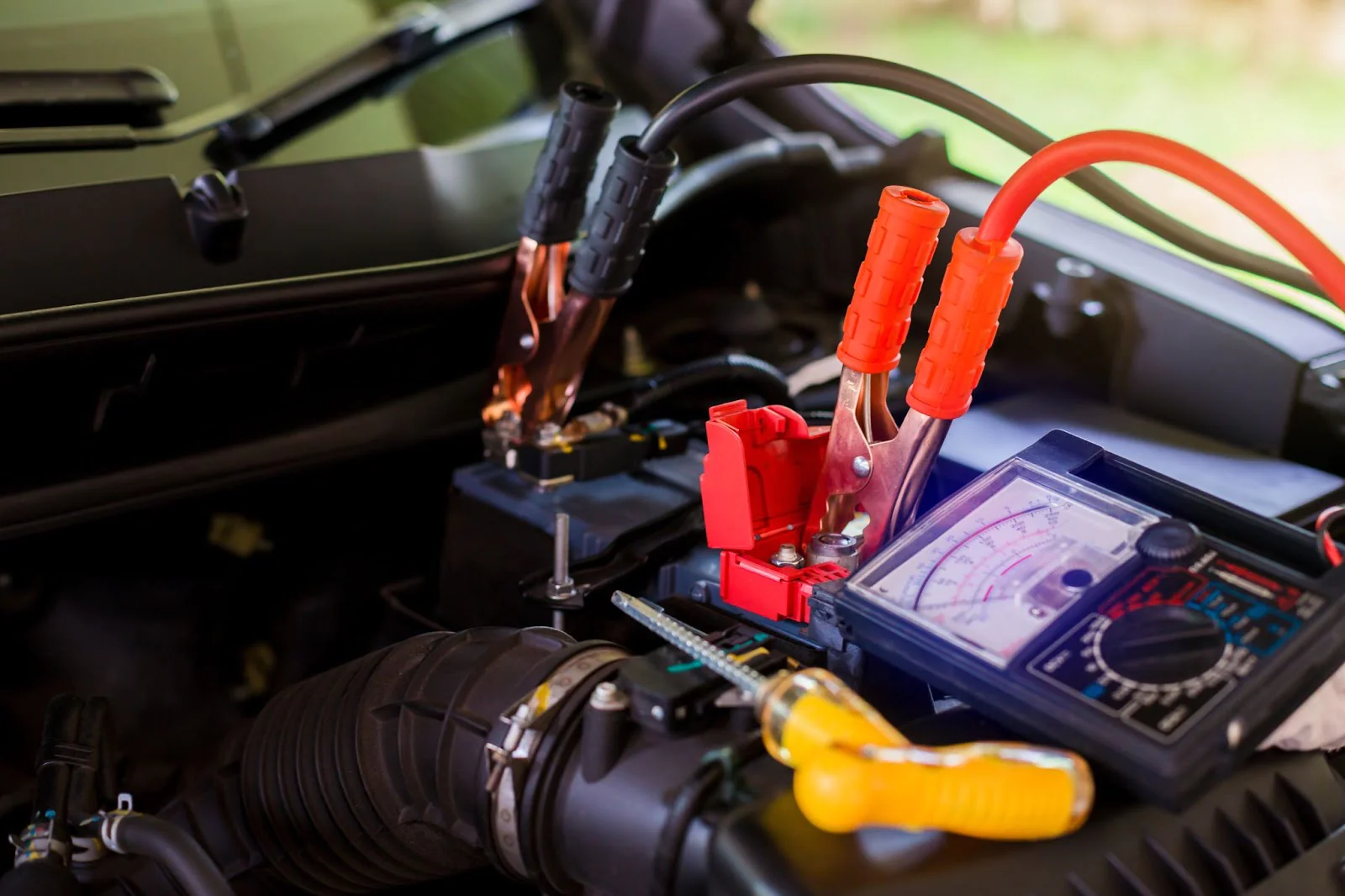 The Top Signs of a Bad Alternator and Dead Car Battery